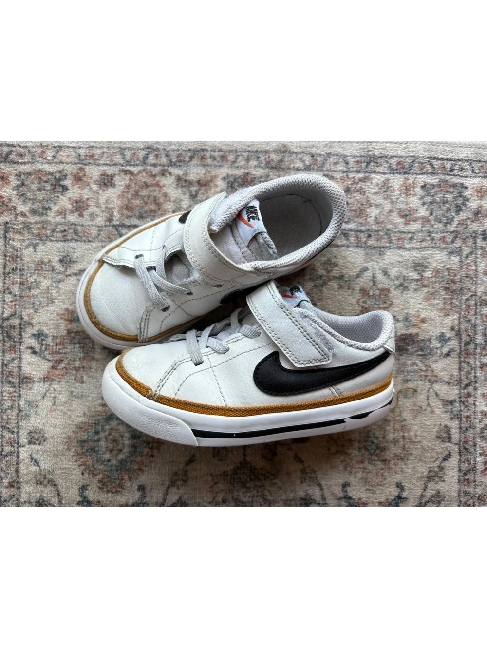 9C Toddler Nike Legacys Hook & Loop Black & White